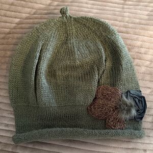 CC Exclusives Green Lightweight Knit Flower Fur Appliqué Rolled Brim Beanie Hat